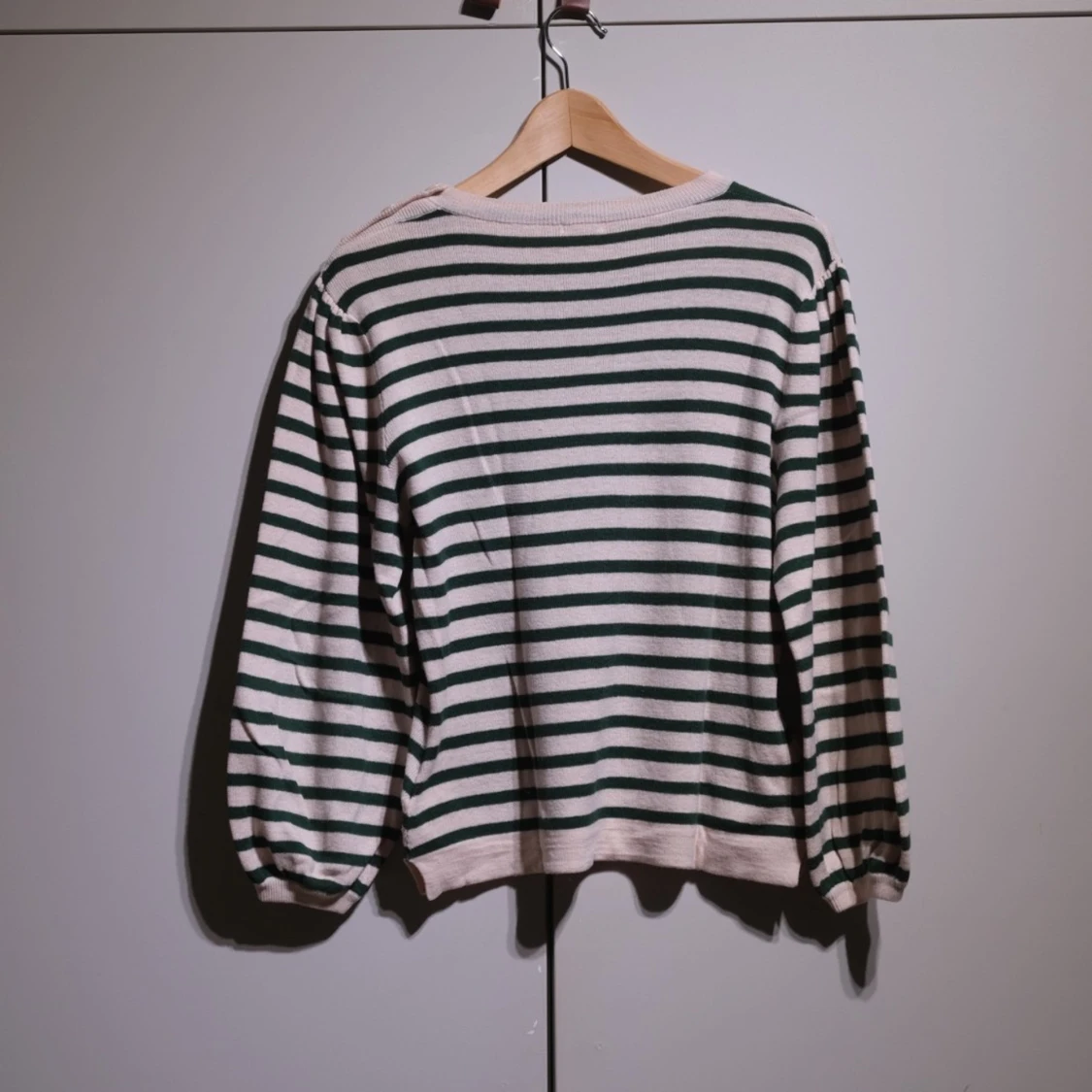 Green white sweater with puffy sleeves - 90