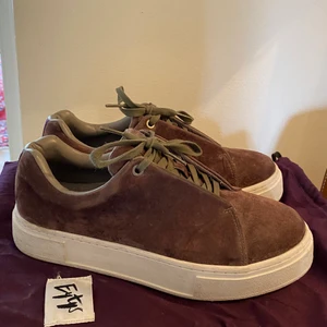 Eytys doja size 40 - Säljer mina assnygga eytys dojor som tyvärr är fel storlek💕 Köpte de för 1900 men säljer de för halva då de knappt är använda och i mycket bra skick!🥰