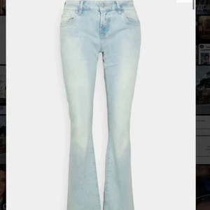 Ltb jeans - Säljer dessa ljusblåa Ltb jeans, då jag behöver sälja ett par jeans! Inga defekter och superfina! Ensast använd max 2 gånger