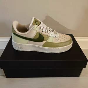 Air Force 1 - Size 38.5/7.5, DS