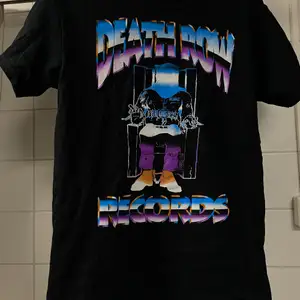 Death Row Records tshirt köpt från usa. Storlek M passar S