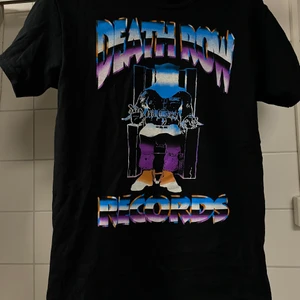 Vintage tee - Death Row Records tshirt köpt från usa. Storlek M passar S