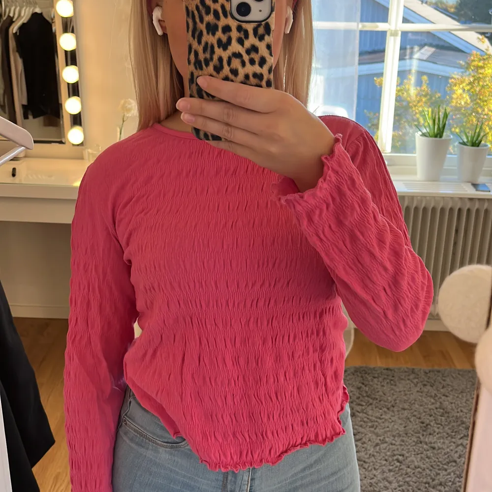 Jättefin topp från Vero Moda som jag älskar! Säljer då den inte kommer till användning längre. Yläosat.