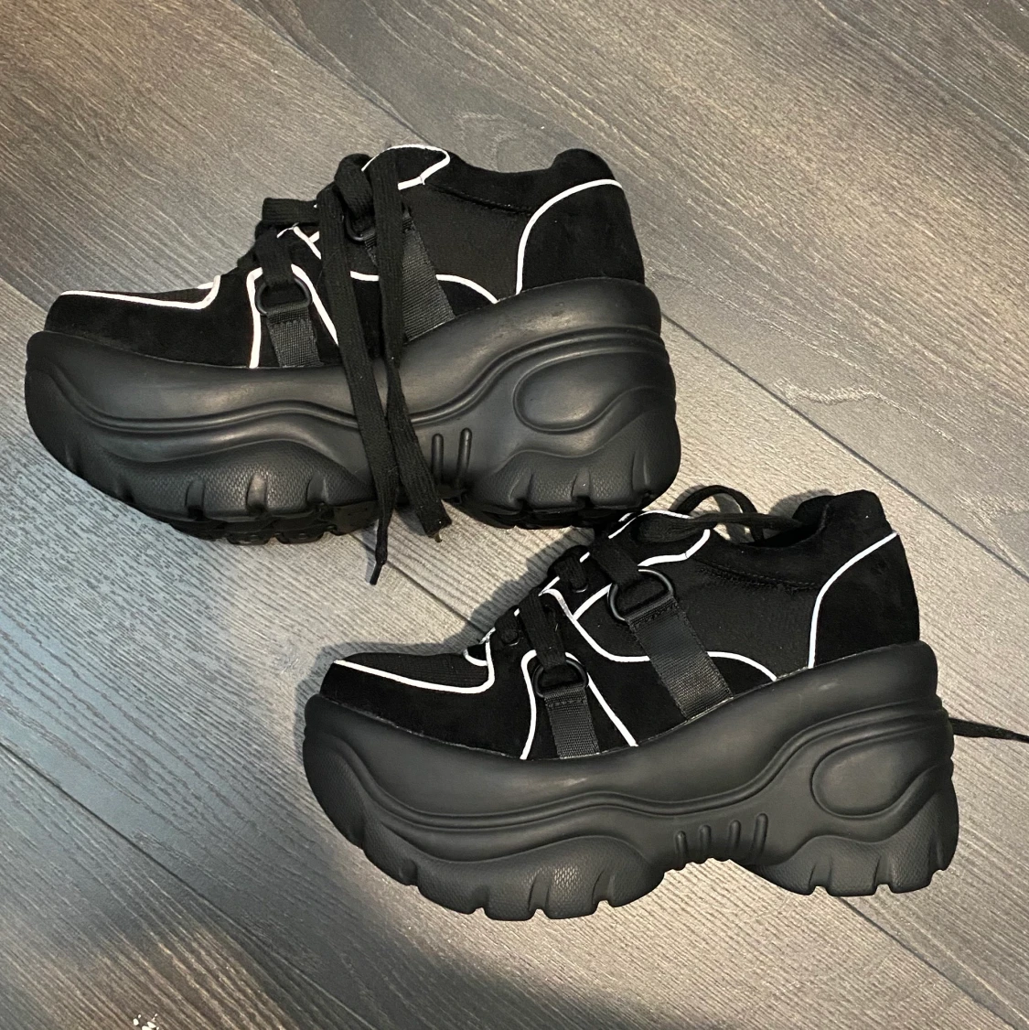 Poster grl platå sneakers - 91