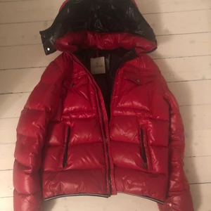 Moncler thomas quilted jacket - Söker byten mot andra vinterjackor kan även lägga pengar och kläder imellan! Skicka förslag🙌🙌