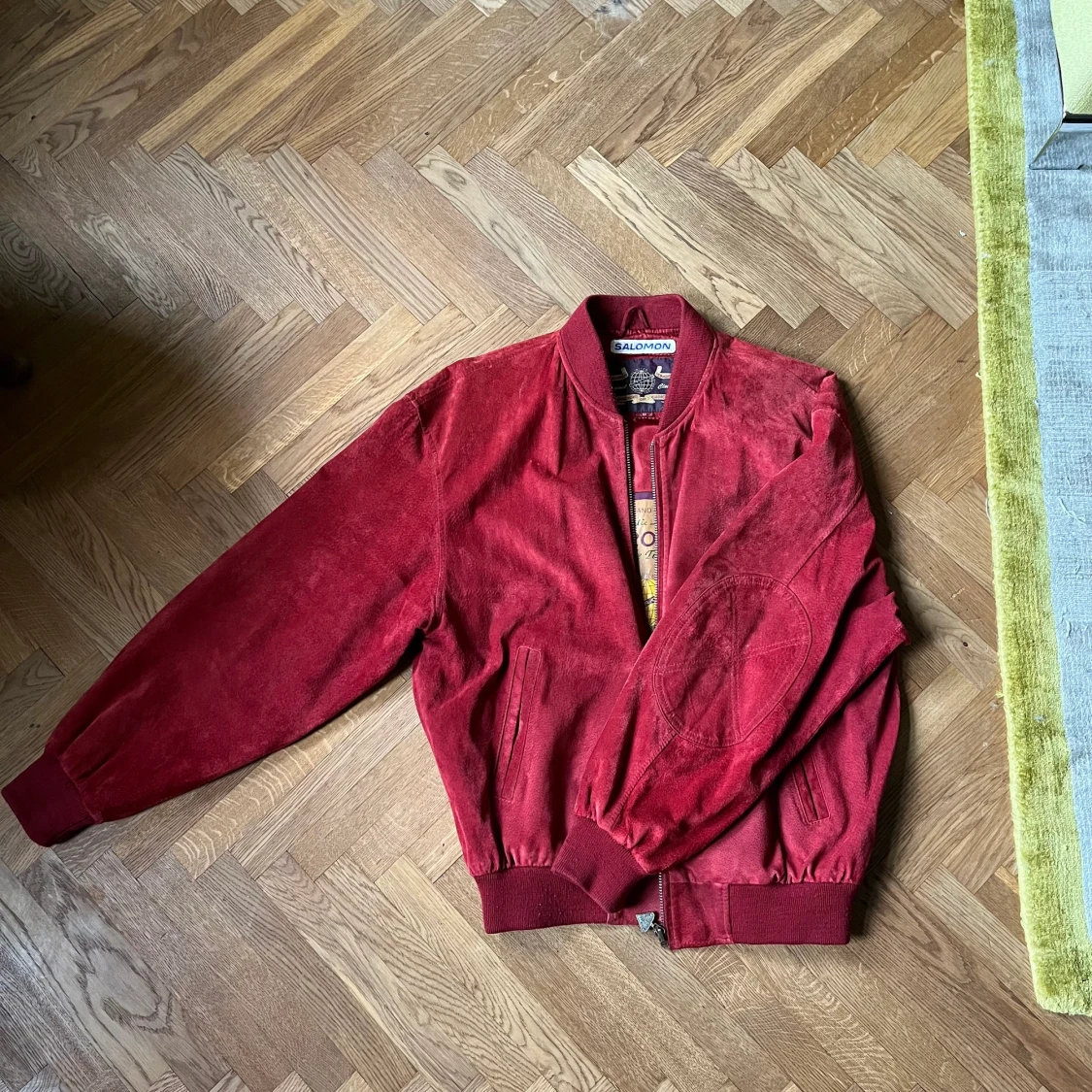 Röd jacka i mocka  - 90