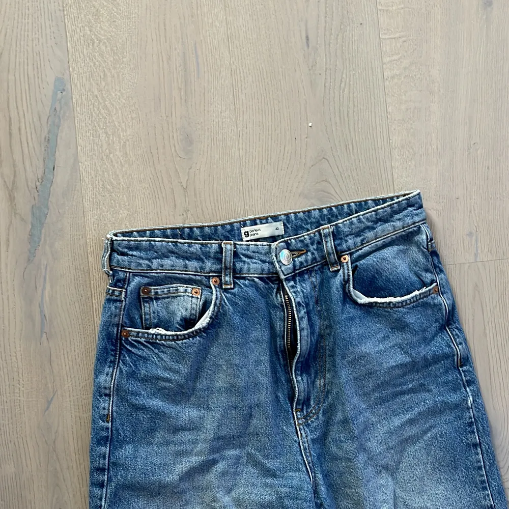 Super fina smickrande jeans från Gina tricot i strlk 40. Jeans & Byxor.