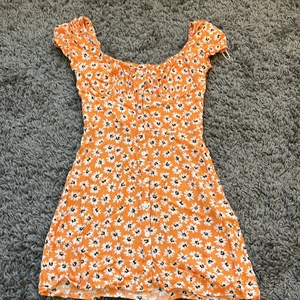 Klänning, bershka  - Jättesöt sommarklänning från bershka som sitter såå fint på. Säljer pga för liten för mig. 