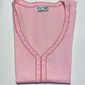 Super fint rosa linne med rihnstones! Köpt dyrt!💕