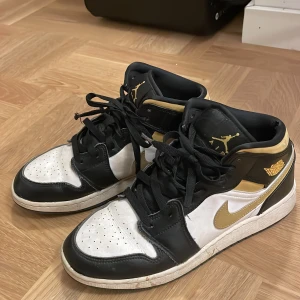 Nike air Jordan  - Nike Air Jordan gul, svart och vit. 