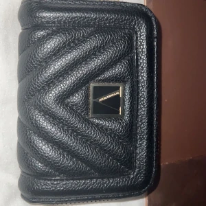 Victoria’s secret - Plånbok från Victoria’s secret nästan aldrig använd jätte bra skick köpte den för 354 säljer för 150