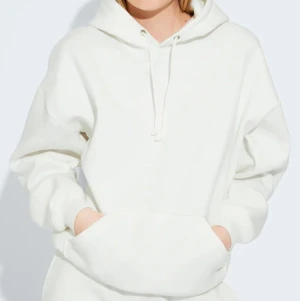 Hoodie från bikbok!  - Kontakta gärna vid fler frågor eller funderingar💗 den är använd en gång och är helt som ny💗