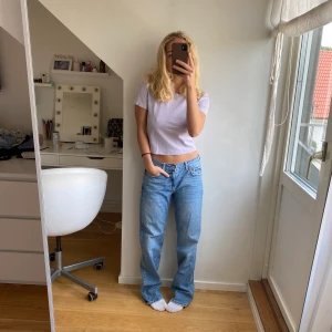 T-shirt  - Säljer en ljuslila tshirt från Zara i storlek M (men passar mig som är S). Aldrig använd.  Skriv vid intresse.  Köpare står för frakt, annars kan jag mötas upp i Göteborg :)