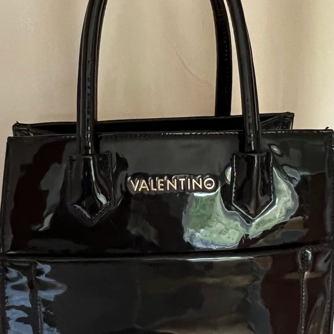 Valentino väska i latex  - 90