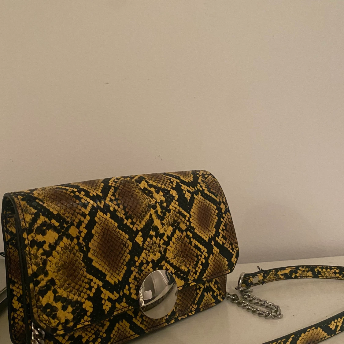 Ormväska från Zara