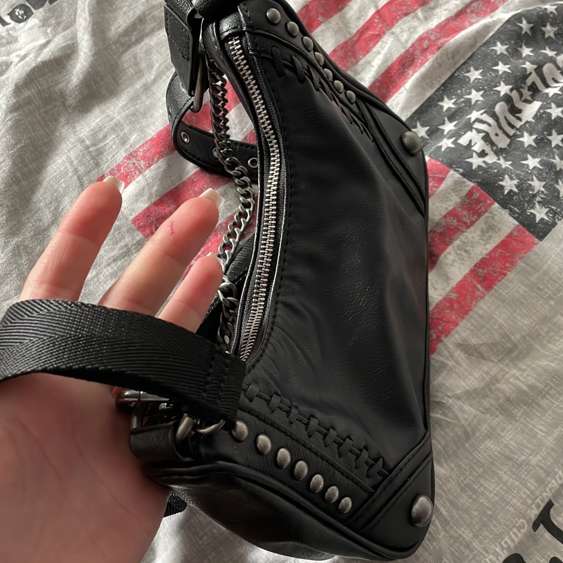 Rock väska från zara.  - 90