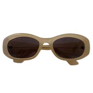 Vintage Transparent Rectangular Glasses 🖤  In good condition 🖤 Length 5,5 cm 🖤 