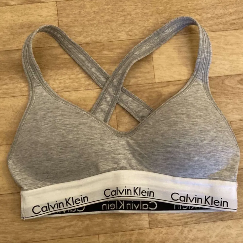 En helt ny Calvin Klein Bh, säljer pga för liten😊 . Övrigt.