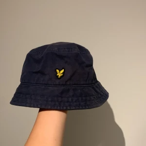  lylescott fiske hatt  - Säljer min lylescott fiske hatt för att den it kommer till användning. St one size