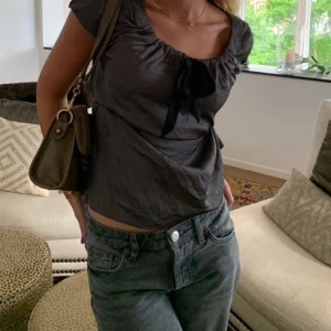 Jeans - Måste sälja mina älskade zara midwaist jeans för dem blivit försmå🥲så snygga och sköna!