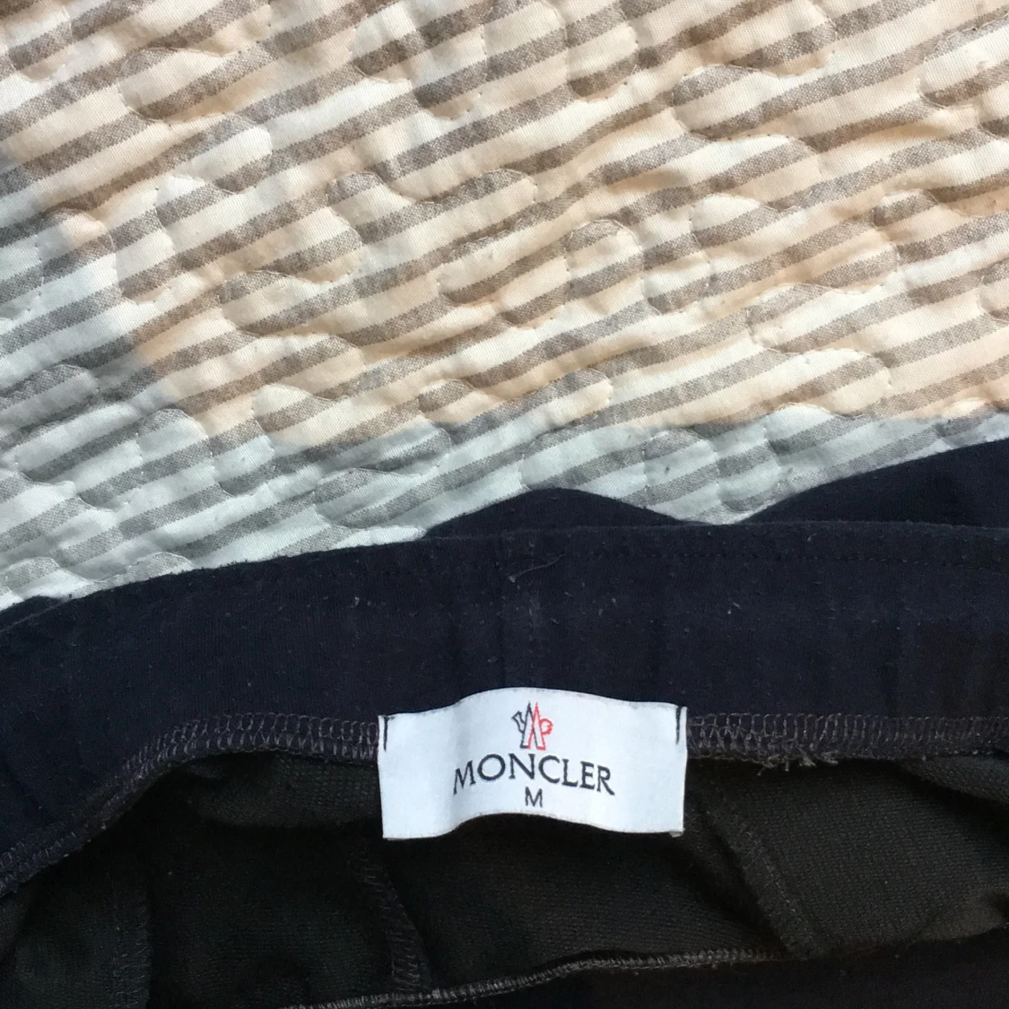 Moncler shorts storlek M - 91