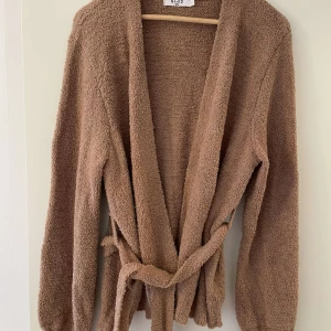 Kofta storlek M/L - Storlek M/L