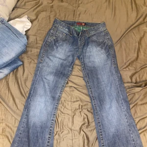 Jeans - Bra skick lågmidjade