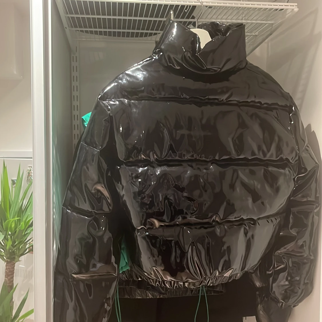 Black cropped vinyl Puffer Jacket-PLT - 91