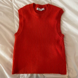 Stickad ribbad topp - Knappt använd! Liten i storleken