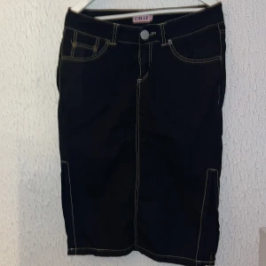 Jeanskjol 🧚🏼‍♂️ - Säljer då den ej kommer till användning 