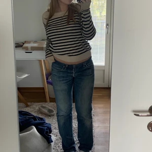 Tröja - Beige o svart randig tröja från zara. Superfin o skön 