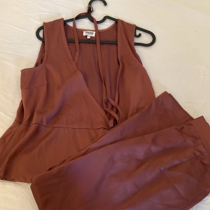 Dress från Carolina Gynning  - #carolinagynning #bubbleroom