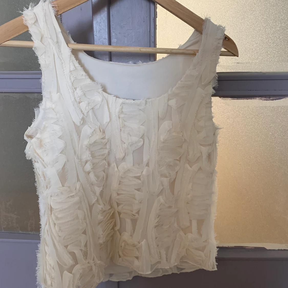 Tröja med fina detaljer från Lindex, XS - 90