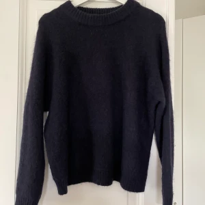 Tiger of Sweden tröja - Blå lila stickad tröja☀️