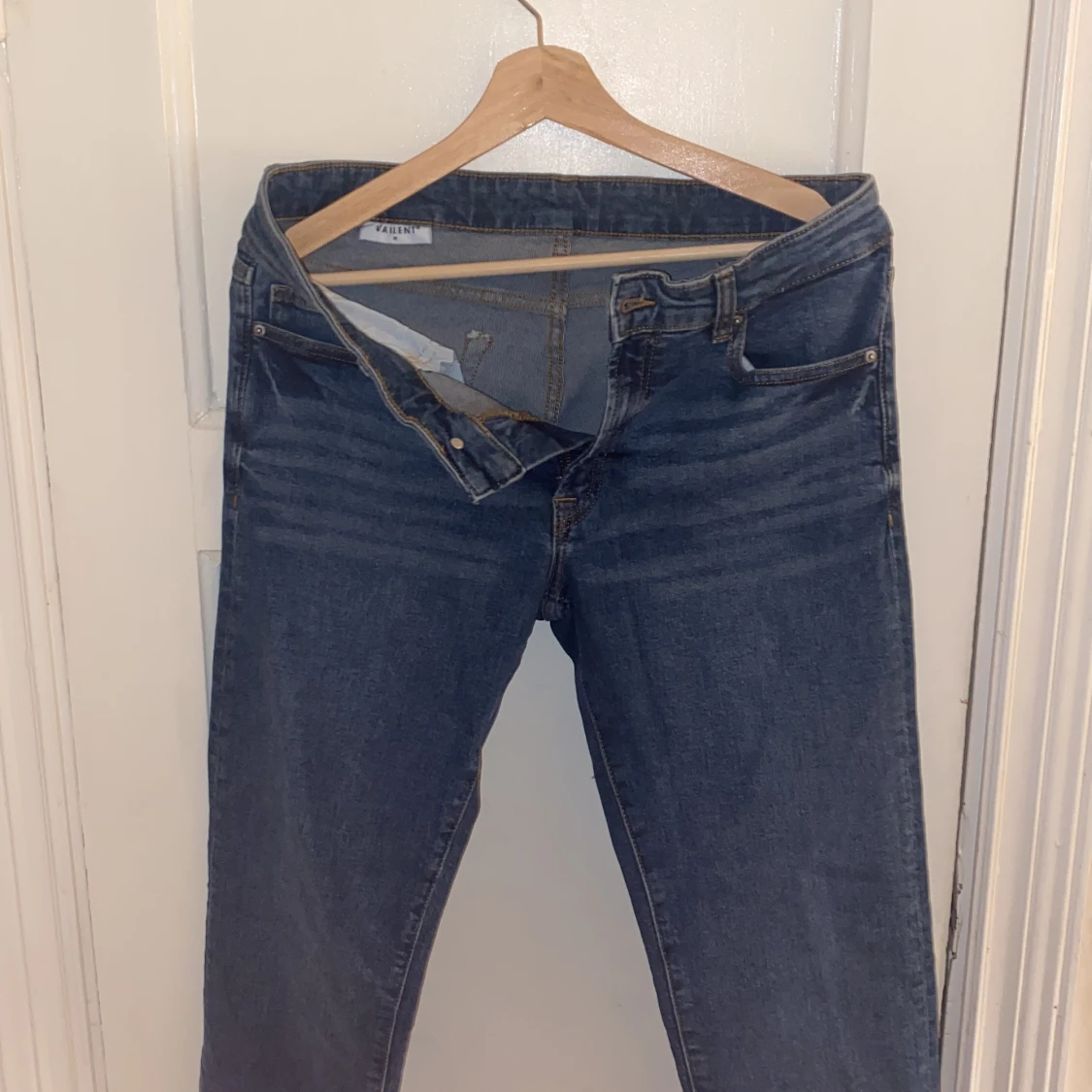 Vailent jeans storlek m pris 500kr - 90