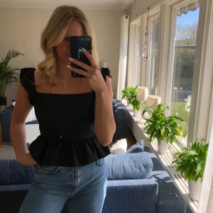 Topp - Superfin topp med öppen rygg från Topshop, helt oanvänd.