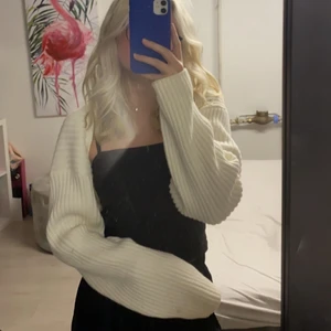 Vit kofta  - Populär kofta ifrån hm. Super fin och använd några gånger🤍