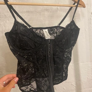 Spetstopp  - Topp från NAKD, använd typ 1 gång. 