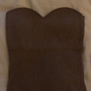 Topp - Säljer denna snygga topp! 🤎