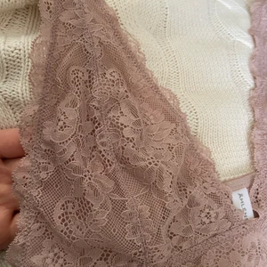Bralette Mauve  - Superfin bralette från Åhléns som aldrig blivit använd. Kunde ej returnera då prislappen blivit klippt. Lätt genomskinlig. Utan byglar och lätt support. Nypris 249kr 💞