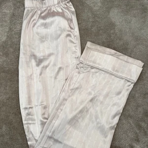 Byxor från lounge  - Nyskick 