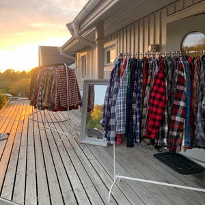 Vintageskjortor  - Vintageskjortor av flanell. Olika storlekar, mönster och färger! Perfekt till sommarkvällar! 