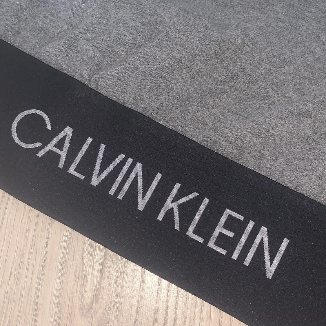CALVIN KLEIN  - 91