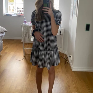 Hm klänning - Säljer min fina klänning från hm💕