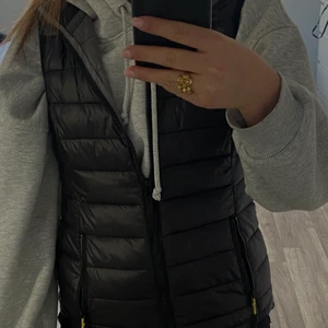 Väst - Säljer denna superfina väst i stl 34💞