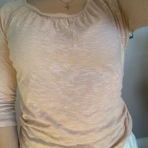 Söt vår tröja! - Säljer en söt ljus rosa tröja för våren! 