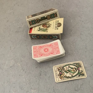 Tarot kort  - Nya tarot kort!  Använda en gång, Säljer pågrud av att jag inte längre är intresserad. PRIS KAN DISKUTERAS