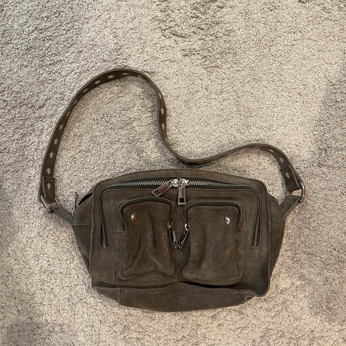 ❗️Grå nunoo väska❗️