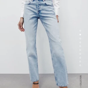 Jeans zara - Säljer dessa skit snygga jeans ifrån zara helt oanvända! Säljs pågrund av att jag köpt de i för stor storlek. Lagom långa och går ner till fötterna på mig som är ca 172! Säljer för 200kr+frakt🙏🏻