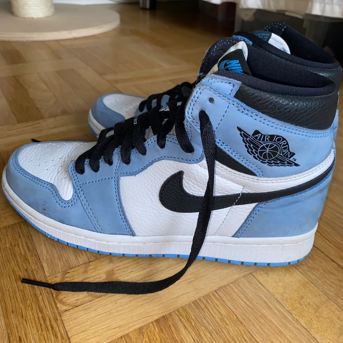 Jordan 1 university blue  - 90